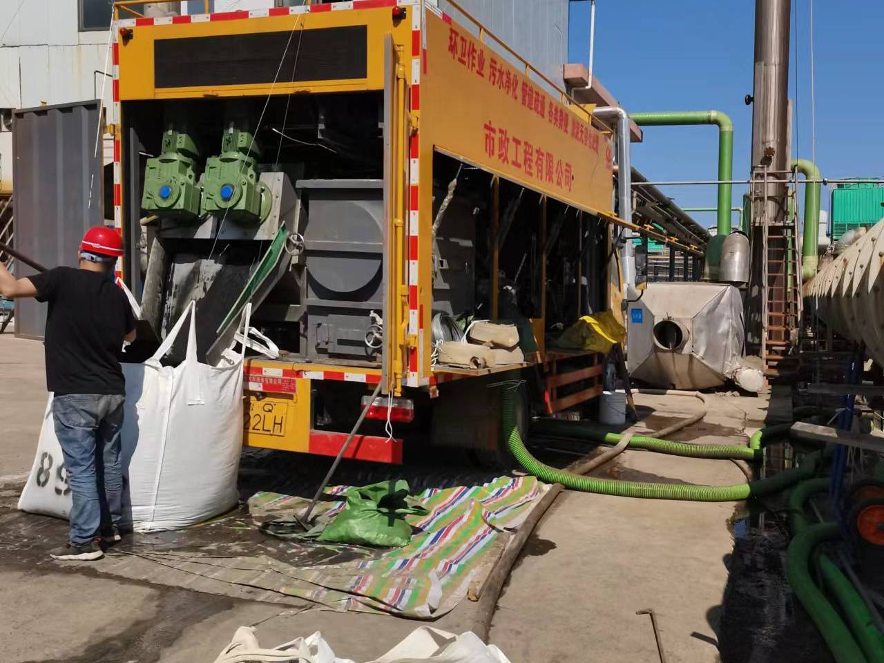 铜官淤泥压干处理